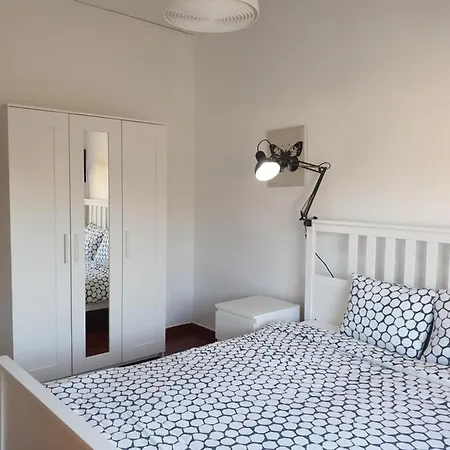 Aaa Awsome Aparthotel